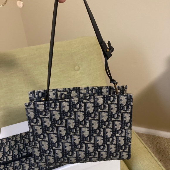 small dior oblique pouch